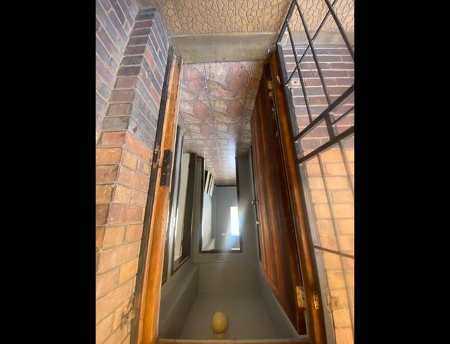 1 BEDROOM APARTMENT FOR SALE IN SPRINGS CENTRAL